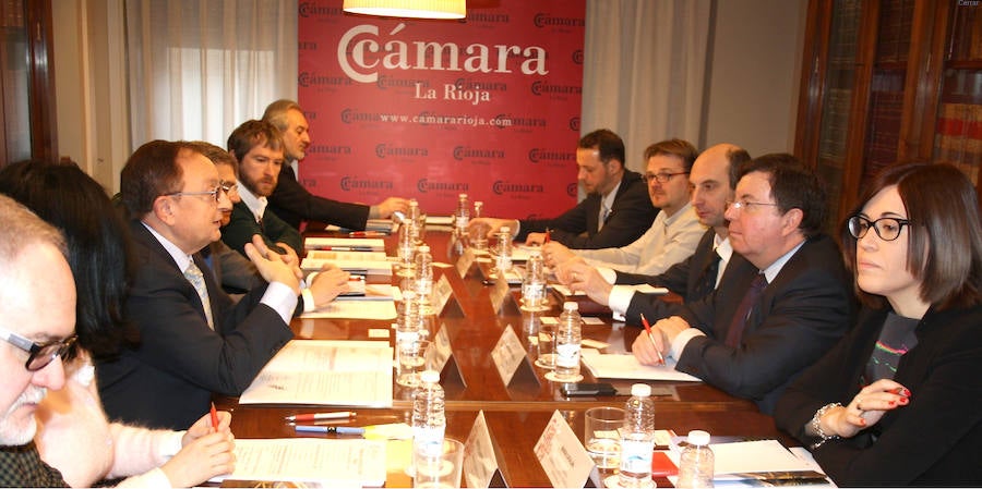 Reunión bilateral en la Cámara de Comercio. 