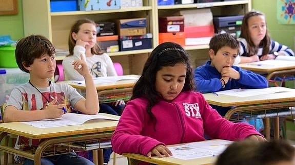 Niños de Primaria pasan la 'reválida' en el Duquesa de la Victoria