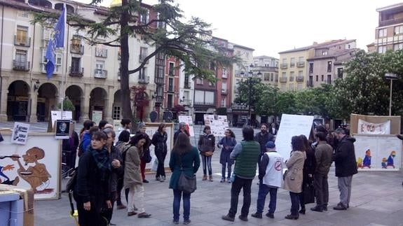 Este viernes, durante la preparación de la Asambela de esta tarde. 