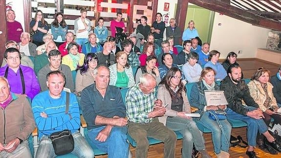 El Pleno contó con mucho público. 