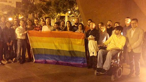 Manifestación de repulsa por la matanza de Orlando celebrada en Logroño. 