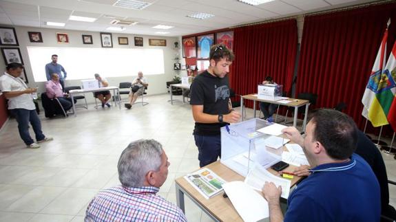 Jacinto Alonso gana en la votación de las elecciones a la Asamblea de la FRF