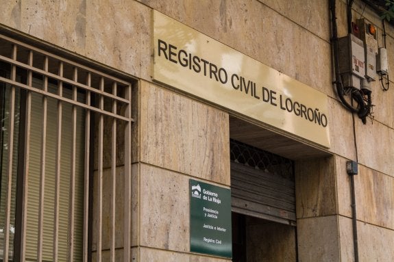 Imagen del Registro Civil de La Rioja, en la calle Lardero. :: Díaz uriel