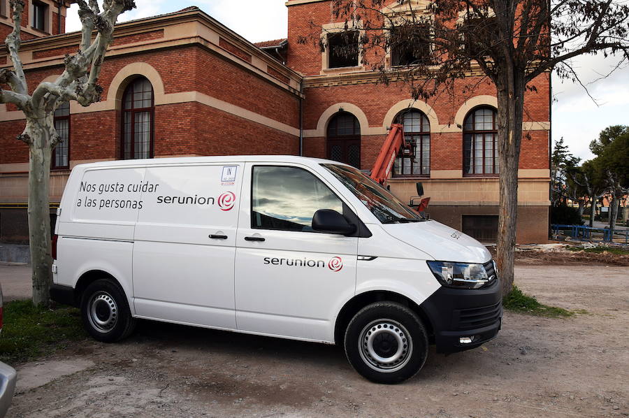 Furgón de reparto de la empresa Seruión. 