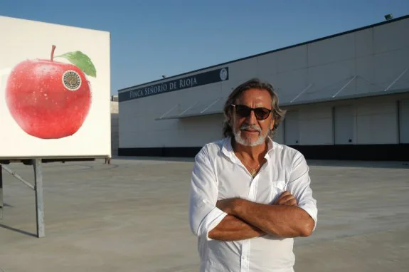 El empresario igeano Raúl Sanz, en las nuevas instalaciones de Finca Señorío de Rioja en Fitero. :: S.S.J.