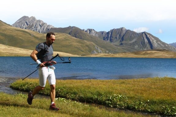 Jonathan Jiménez
durante el ultratrail de
Chamonix (Francia). :: L.R.