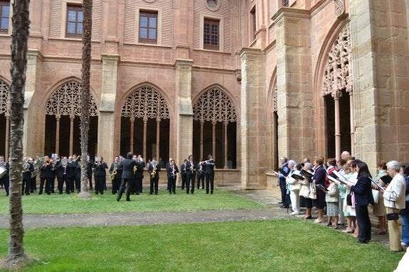 Imagen de la actuación en el claustro de Santa María la Real. :: P. J. P.