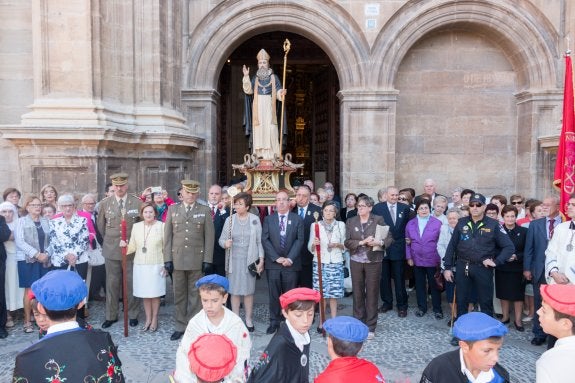 Salida de la imagen de San Jerónimo Hermosilla de la catedral . :: albo