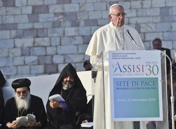 El Papa Francisco, ayer en Asís. :: EFE