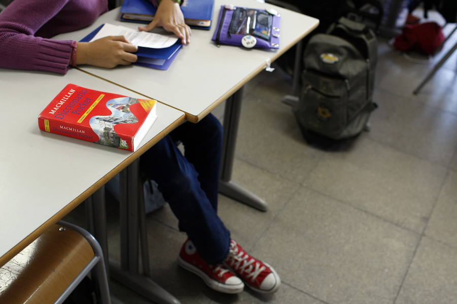 Un estudiante de ingés en clase. 