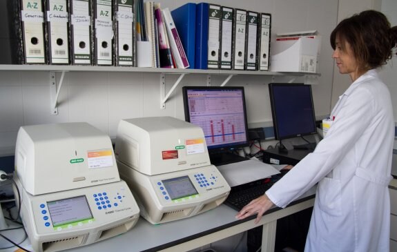 Laboratorio de Microbiología del San Pedro donde se procesan las muestras remitidas por la Red Centinela. :: díaz uriel