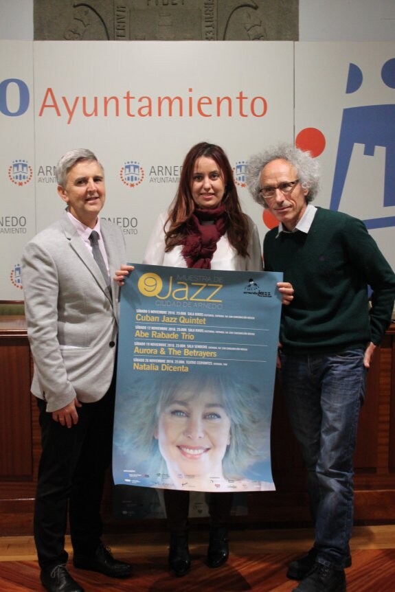 Rodríguez Osés, Chus Zapata y Ángel Sirovi, en la presentación. :: e.p.