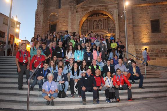 Los andantes se despidieron de la Virgen de Vico antes de emprender pasos hacia Valvanera. :: E.P.