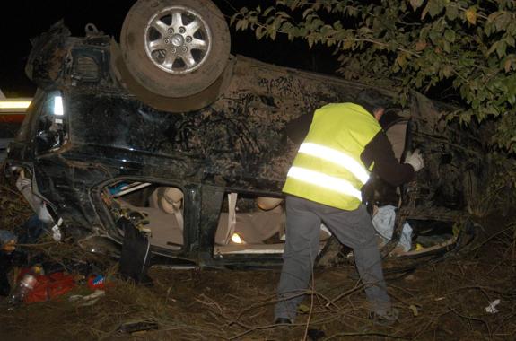 Dos hombres mueren en un accidente de tráfico en Cervera