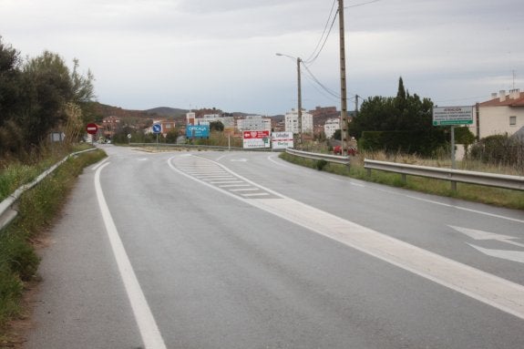 La rotonda tendrá forma de T para ganar seguridad vial. :: 