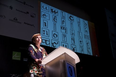 Leonor González Menorca, ayer, durante su intervención en Medellín. :: 