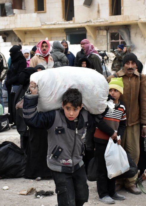 25.000 civiles huyeron de Alepo desde el sábado. :: G. O. / afp
