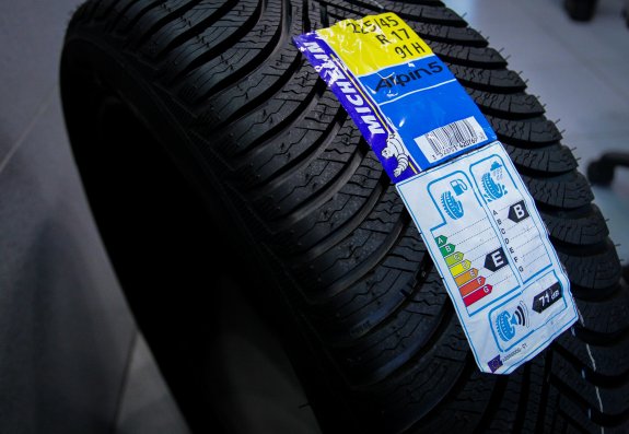 Los neumáticos de invierno son obligatorios en algunos países. :: Fernando díaz