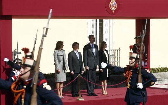 Los Reyes, con el presidente de Colombia y su esposa, en 2015. 