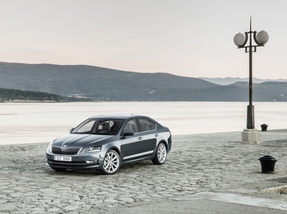 Skoda Octavia. La berlina de la marca checa es la gran apuesta de la empresa del grupo Volkswagen. :: L.R.M.