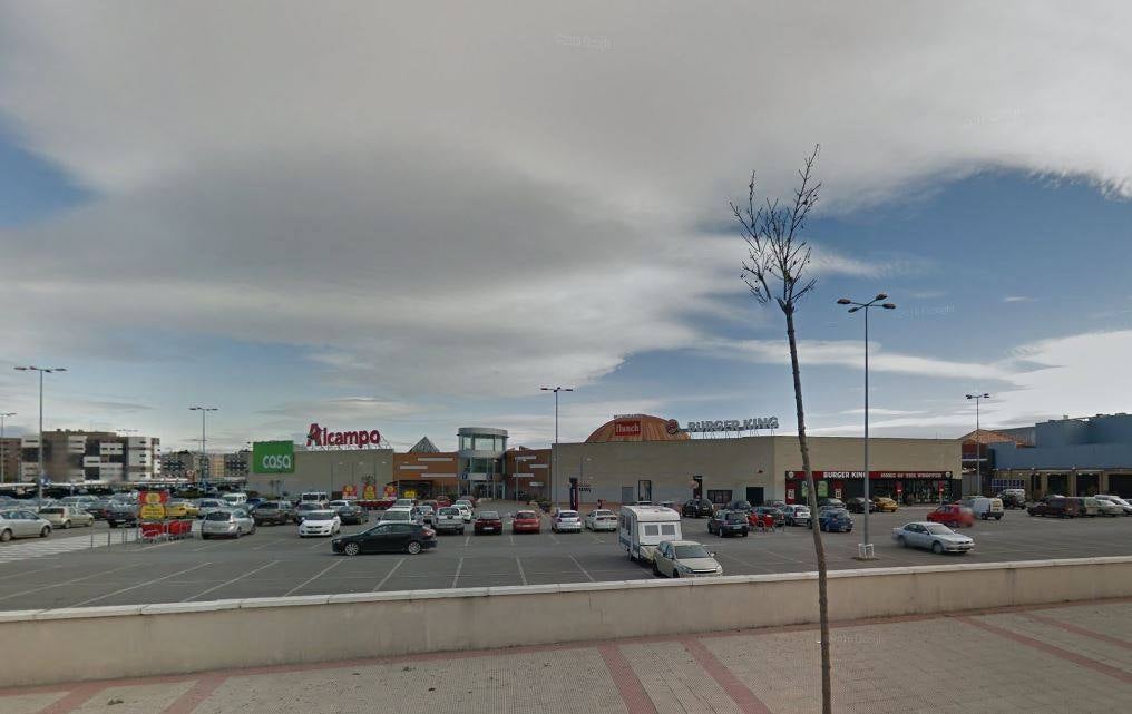 Centro Comercial Parque Rioja, donde cerrará la tienda de C&A