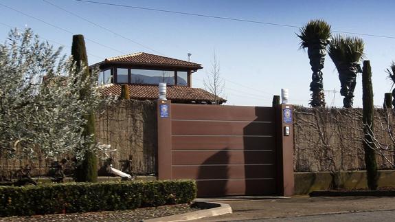 El juez Orga revoca el auto que ordenaba investigar el chalé de Pedro Sanz