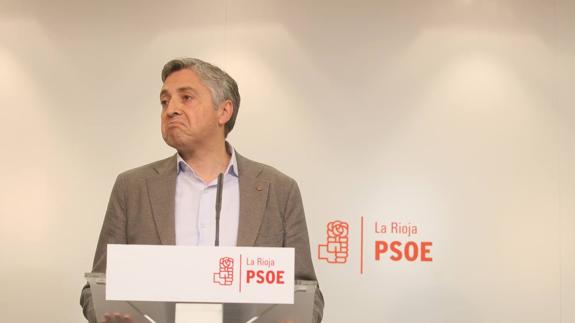 El PSOE acusa al Gobierno de intentar extinguir la Cámara de Comercio