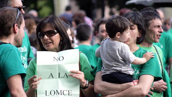 Imagen correspondiente a otra protesta por la escuela pública y contra la LOMCE. 