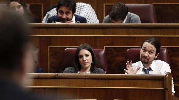 Iglesias afea a Rajoy el 'caso Sanz' en la sesión de control del Congreso