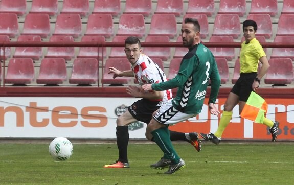 Titi, ante el Toledo, en el partido de su debut. :: Justo rodríguez