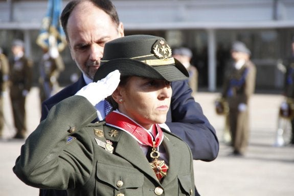 María Dolores Muñoz fue condecorada con la Real Orden de Reconocimiento Civil a las víctimas del terrorismo.