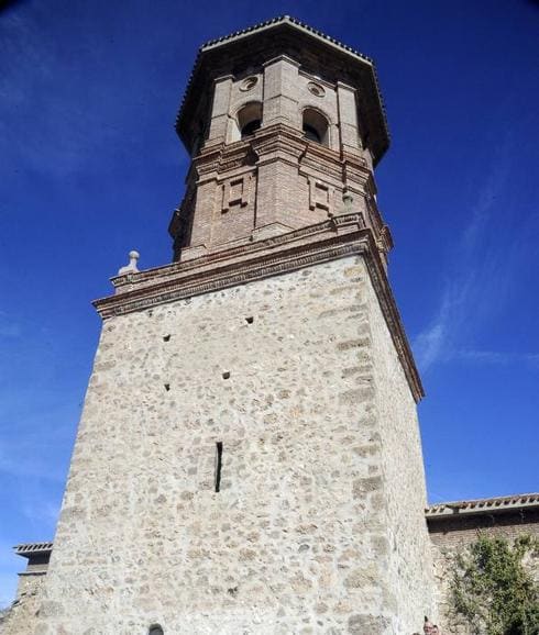 La iglesia de Viguera luce su torre restaurada