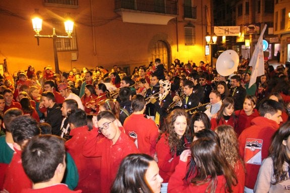 La alegría de los arnedanos y la música volverán a tomar las calles desde esta tarde noche. :: 