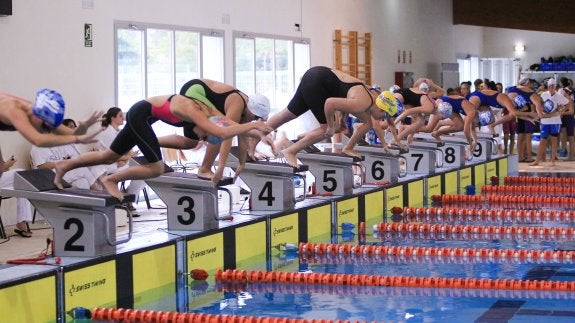 Inicio de una prueba femenina del calendario de los Juegos Deportivos. :: F.D.
