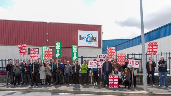 Los trabajadores de Iberembal protestan contra la «política de presión» de la empresa