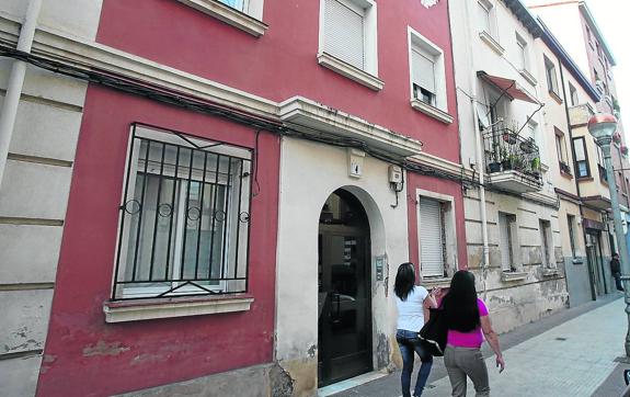 Inmueble de la calle Conde Superunda en el que tuvieron lugar los hechos. 