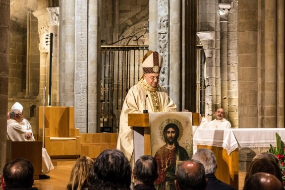 El cardenal Mauro Piacenza, ayer en la catedral calceatense. :: 