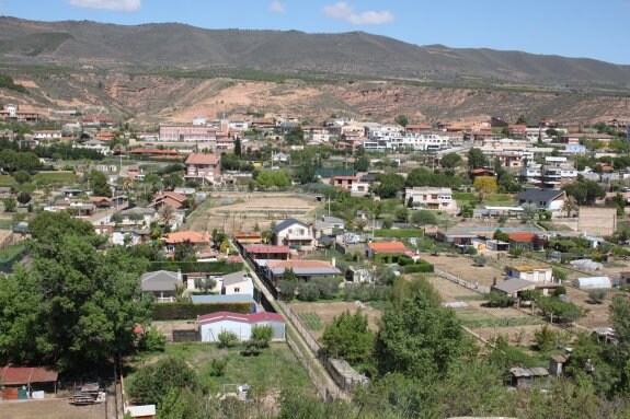 La proliferación de 'casillas' confunde dónde empieza y acaba el casco urbano en la vega del Cidacos. :: 