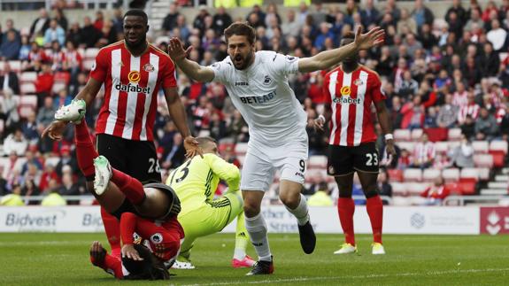 Llorente celebra su gol ante el Sunderland