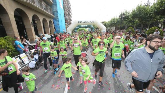 Unas 3.500 personas participan en la III Carrera de la Familia