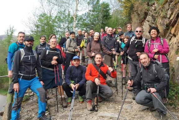 Participantes en la salida montañera por la Demanda. :: 