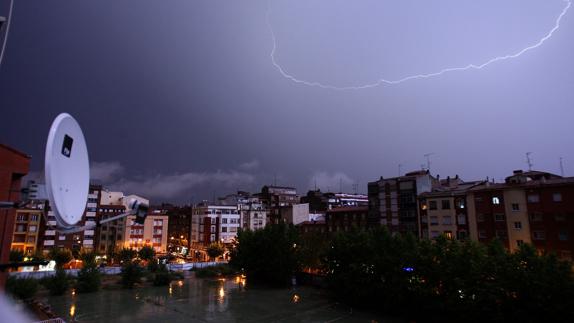 Espectacular imagen de una tormenta nocturna. 