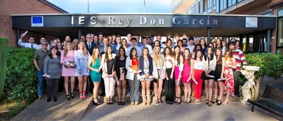 Los alumnos del 'Don García', de graduación