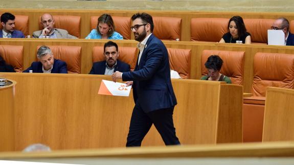 Ubis, en el Parlamento de La Rioja