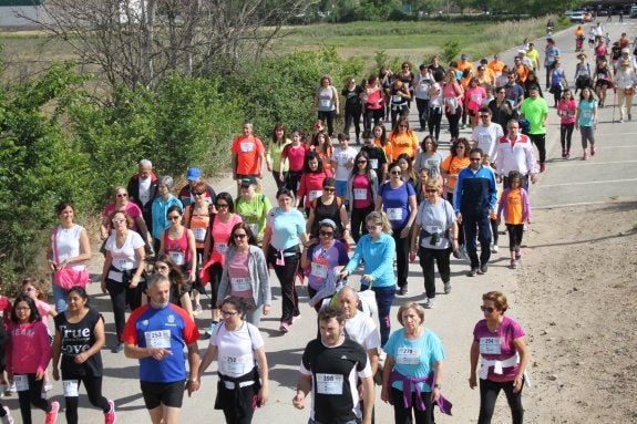 Participantes en la Marcha Solidaria celebrada el 21 de mayo. :: 