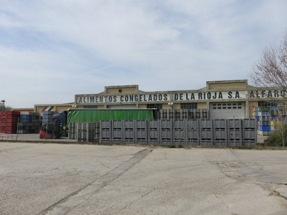 Imagen de la planta de Alimentos Congelados de La Rioja en Alfaro, cuyas acciones ha adquirido Congelados de Navarra. :: E.P.