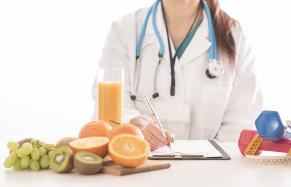 Los profesionales se oponen a recibir patrocinadores que condicionen sus dietas. :: fotolia