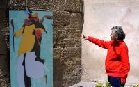 Mural de un peregrino junto a La Reja Dorada