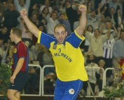 López, en la final de la Copa Asobal del año 2002, cuando jugaba en Valladolid. /G. VILLAMIL