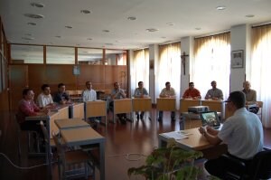 Los jóvenes teólogos, en una de las actividades celebradas en las instalaciones del monasterio de Yuso. / J. D.